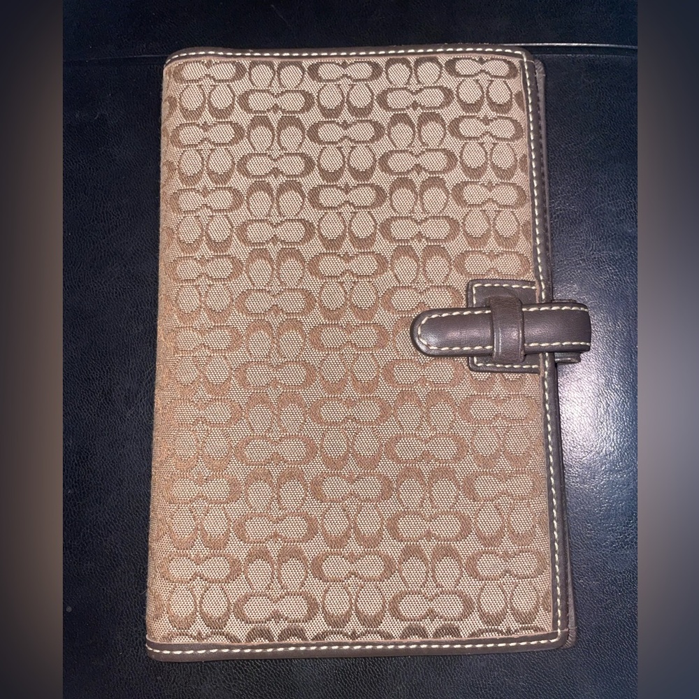 BRAND NEW W/ TAGS. COACH Signature Agenda/Credit Card/ Notebook & Pen Holder